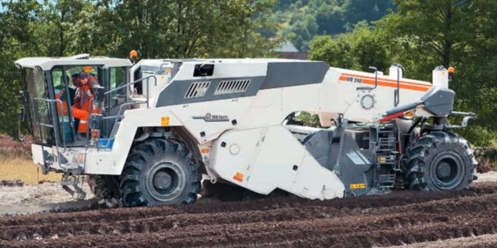 Wirtgen WR 200 / WR 200i - Vymení starý koberec  za nový, váži 31,7 tony!  