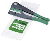 Manual riveting tool / for plastic rivets