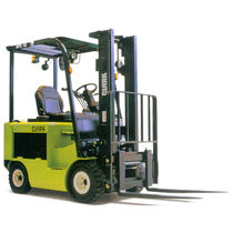 4-wheel electric forklift truck max. 2000 kg | EPX 16/18/20s CLARK Material Handling