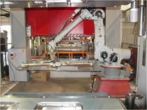 articulated robot for press automation  Atlas Technologies, Inc.