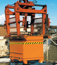 bottom opening skip max. 2 000 kg | BC Bauer