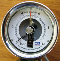 Bourdon tube pressure gauge with alarm contact  Stewart-Buchanan Gauges