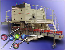 counting machine and cartoner for confectionery products max. 30 p/min Cremer speciaalmachines BV