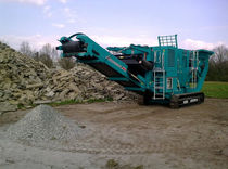 crawler mobile jaw crusher 200 t/h (220 US tph) | Powerscreen&reg; Metrotrak series Powerscreen