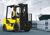diesel engine forklift truck 2 000 - 3 300 kg | 20/25/30/33D-7E Hyundai Heavy Industries Europe NV