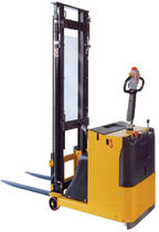 electric counterbalanced stacker max. 1 000 kg, 1 600 - 4 500 mm | ITBC10 H.E.S