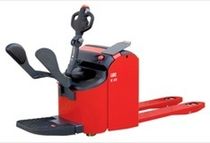 electric pallet truck with rider platform max. 2 200 kg, max. 210 mm | E22 PFR LOC