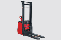 electric pedestrian stacker 1 400 - 1 600 kg | L 14-16 Linde Material Handling