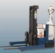 electric pedestrian straddle stacker 1 - 1.5 t | EGP series MIAG