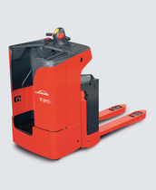 electric stand-on pallet truck max. 2 000 kg | T 20 SF Linde Material Handling