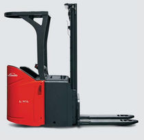 electric stand-on stacker 1 200 - 1 400 kg | L12L AP/SP, L14L AP/SP Linde Material Handling