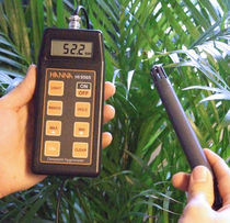 hand-held thermometer, hygrometer and dew-point meter  Hanna Instruments