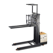 high lift vertical order picker with fixed forks max. 625 kg, max. 11 300 mm | SP 3581 CROWN