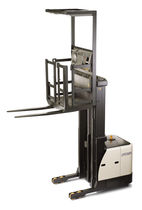 high lift vertical order picker with lifting forks max. 1 250 kg, max. 11 300 mm | SP 3521  CROWN