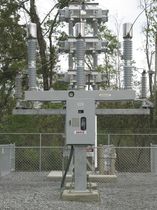 high voltage outdoor switch disconnector for capacitor banks 600 - 630 A, max. 170 kV | CapSwitcher&reg; Southern States LLC