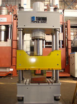 hydraulic column press 630 - 8 000 kN Tianjin Tianduan Press Co.,Ltd.