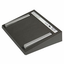 low profile electric control foot-switch 1.75 x 6.85 x 5.68 '' | Deluxe II Linemaster