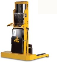 manual straddle stacker 1 000 - 2 500 lb | IBH series Big Joe Forklifts / Big Lift LLC