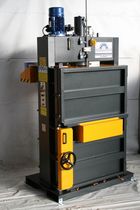 medium power single chamber vertical baling press 2.6 kg/cm&sup2;, 180 - 300 kg | MG 18 T.V.E. Ausonia
