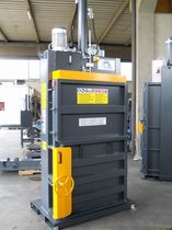 medium power single chamber vertical baling press 3.25 kg/cm&sup2;, 220 - 400 kg |  Ausonia