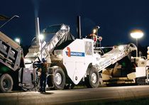 mobile feeder for asphalt pavers 300 HP | SB-1500D Roadtec