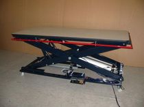 pneumatic scissor lift table 6 - 8 bar, max. 150 kg Sala Macchine Speciali S.r.l.