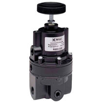 pneumatic volume booster 1/4" - 3/8", max. 17 bar AirCom Pneumatic