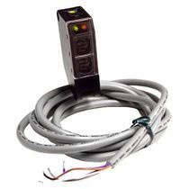 retro-reflective photoelectric sensor, block type NIR EMX Industries Inc.