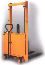 semi-electric stacker 1 000 - 1 200 kg, 1.6 - 3 m | SM/UNP  Alberto Ruggeri