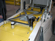 slat chain conveyor  Almac Industrial Systems