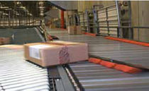 sliding shoe sorter max. 650 ft/min | IntelliSort HS Intelligrated