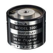 snap-action pneumatic relay max. 100 psig, 5 l/min Clippard