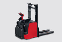 stacker with rider platform 1 400 - 1 600 kg | L 14-16 AP Linde Material Handling