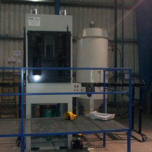 suction blast cabinet / automatic