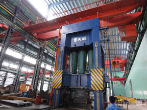 hydraulic press / forging