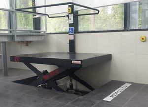 disabled person lift / scissor / hydraulic / vertical