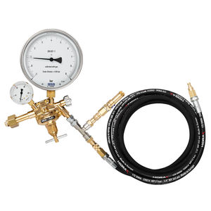 SF6 gas refilling device
