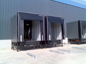 hydraulic dock leveler