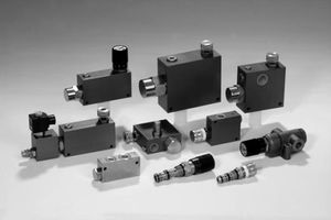 hydraulic flow divider