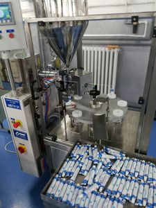 automatic filler-sealer / volumetric / for viscous products / for tubes