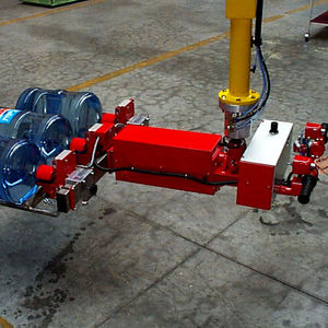 fork manipulator / handling / for gripping / for bottles