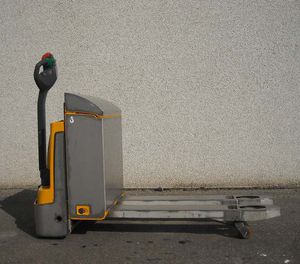 electric pallet truck / walk-behind / for the food industry / stainless steel