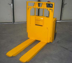 hydraulic pallet truck / electric / for the food industry / handling