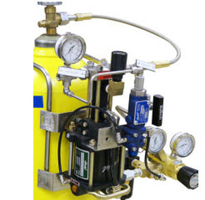 piston pressure booster / gas