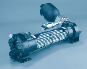 shell and tube heat exchanger / water/oil / industrial