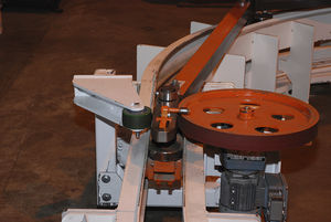 skate wheel conveyor / inverted / horizontal / floor-mounted