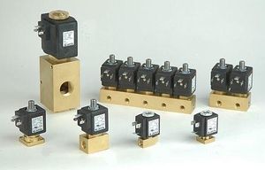 direct-operated solenoid valve / 3/2-way / NC / water