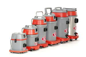 liquid vacuum cleaner / industrial / commercial / 3-motor