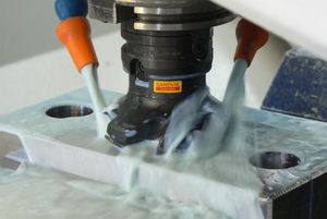 semi-synthetic cutting fluid / mineral oil-based / water-soluble / multi-purpose
