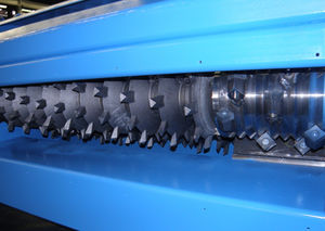 three-shaft shredder / for cardboard